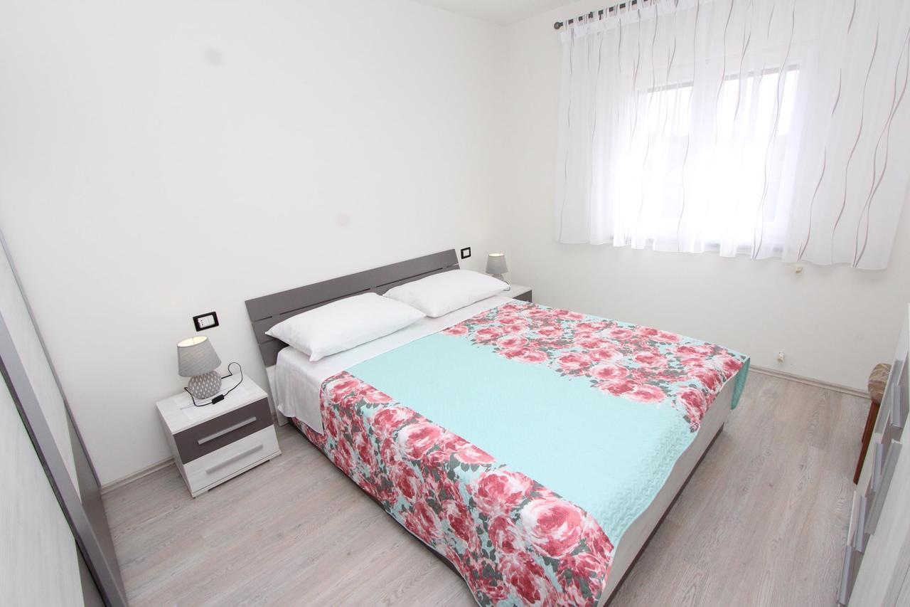 Apartament Mondelaco *