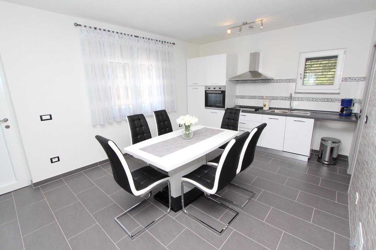 Apartament Mondelaco