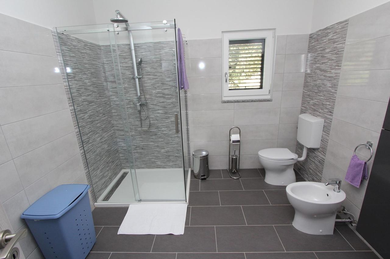 Apartma Mondelaco
